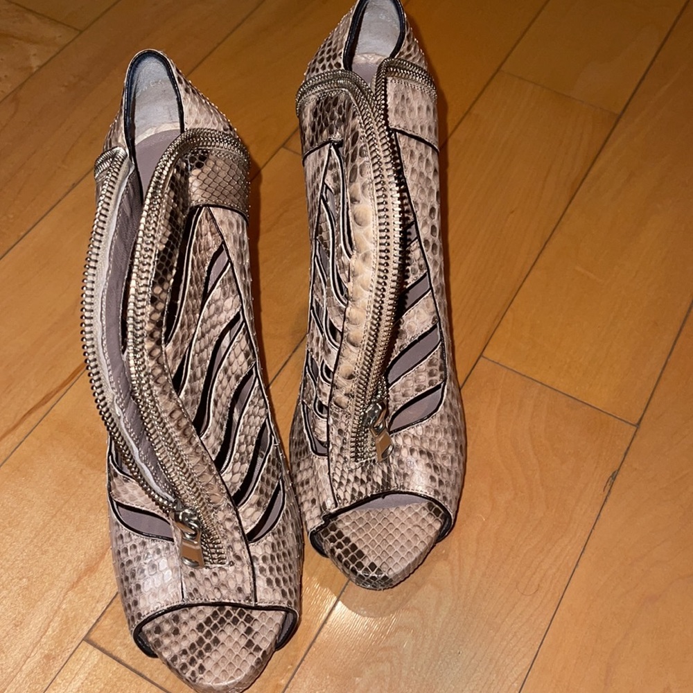 Sandals 👡 - Picture 2 of 5